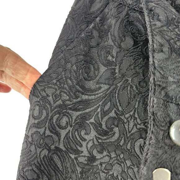 Chicos Black Brocade Capri Dress Pants Front Zip High Rise Womens Plus Sz 18/20 - Picture 7 of 8